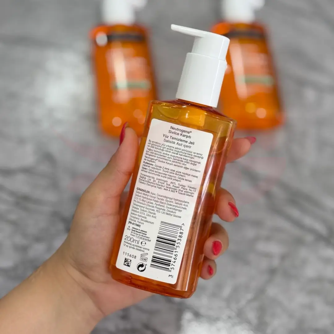 ژل شستشوی ضد جوش نوتروژینا img3 ژل شستشوی ضد جوش نوتروژینا